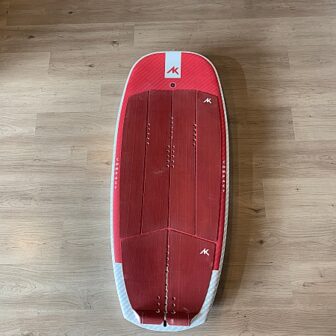 AK   COMPACT  V2  4´4"X3.1"  46L ( NEW)